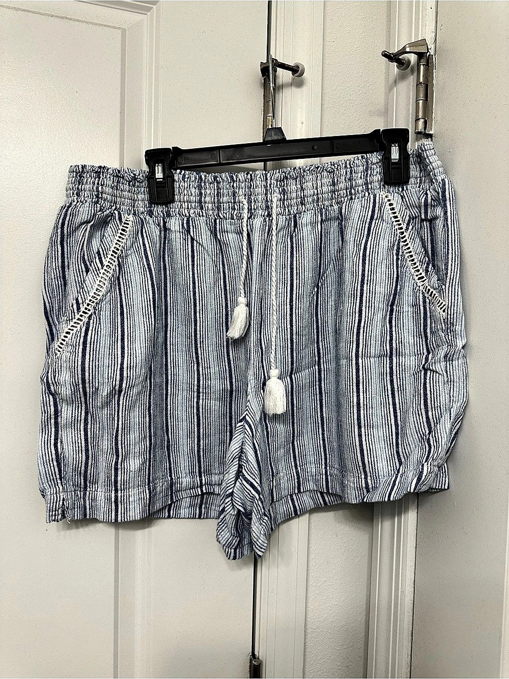 BRIGGS Ladies' Linen Blend Pull-On Short Shorts Blue & White XL